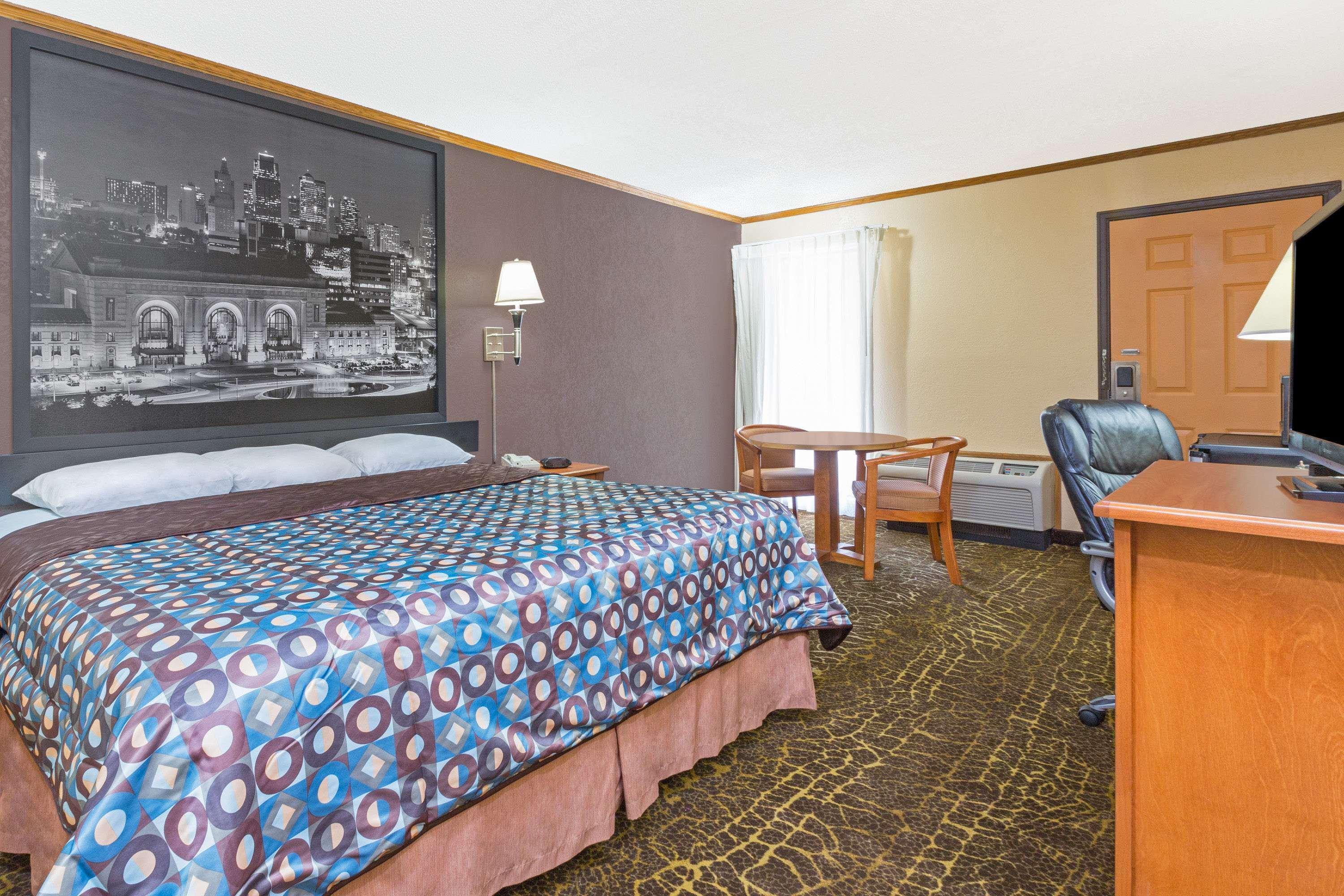 Super 8 By Wyndham Kansas City Airport North Exteriör bild