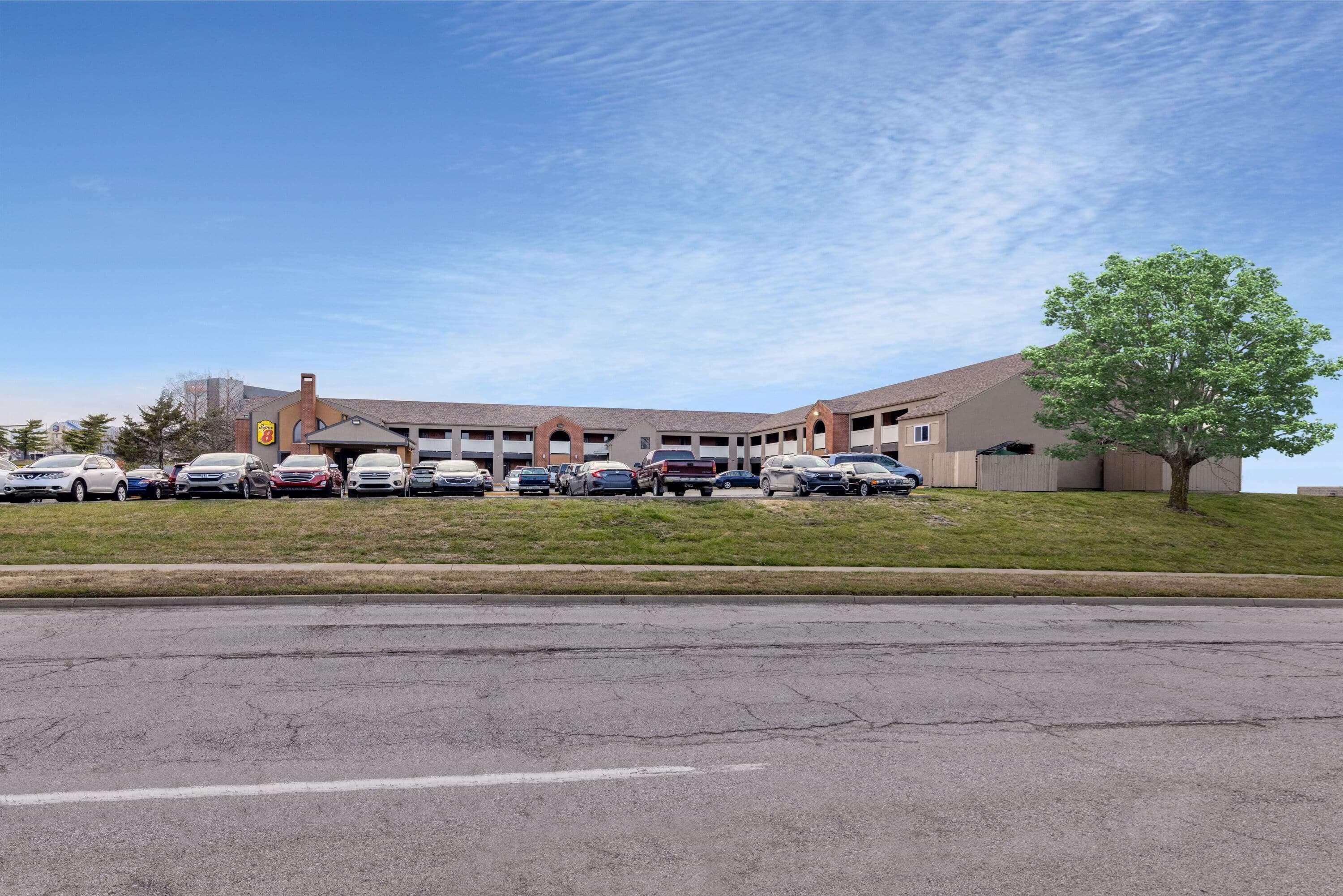 Super 8 By Wyndham Kansas City Airport North Exteriör bild