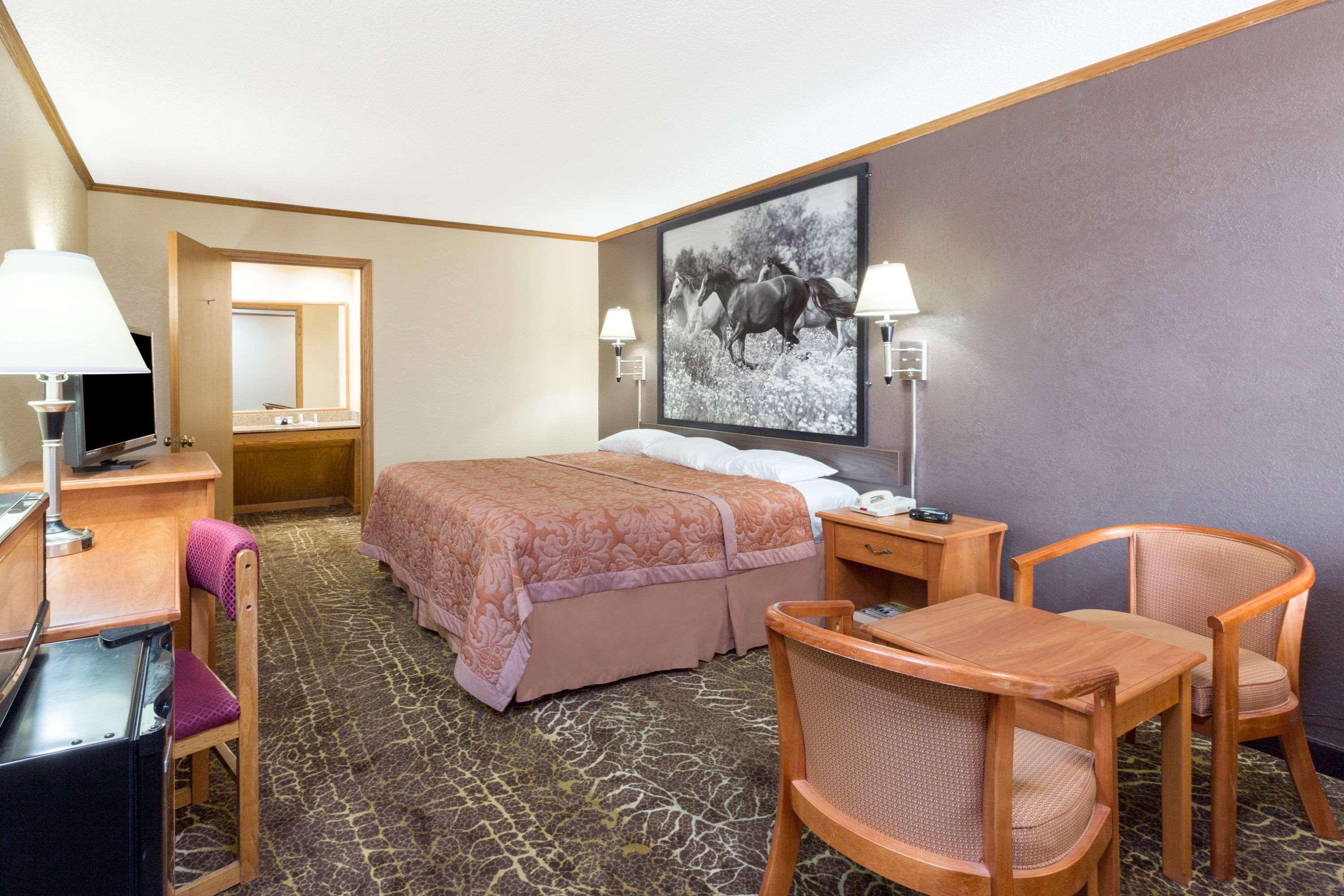 Super 8 By Wyndham Kansas City Airport North Exteriör bild