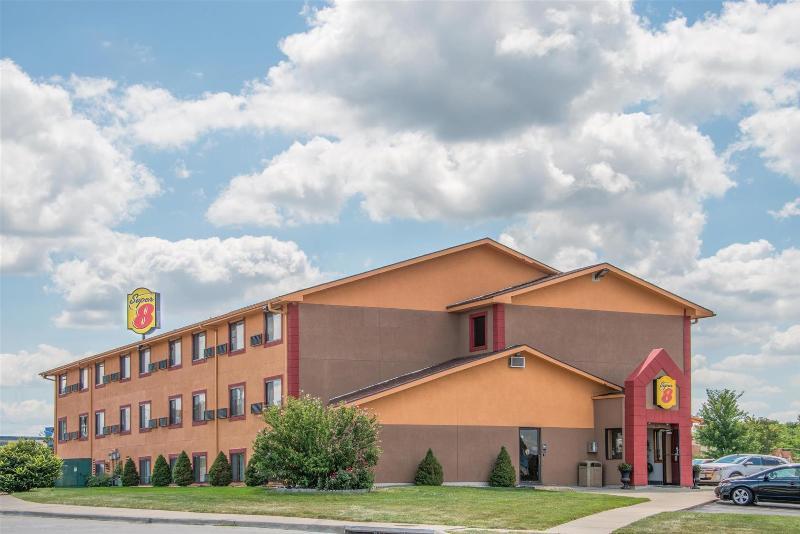 Super 8 By Wyndham Kansas City Airport North Exteriör bild