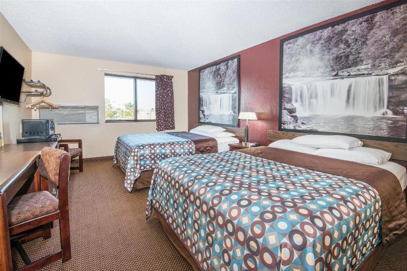 Super 8 By Wyndham Kansas City Airport North Exteriör bild